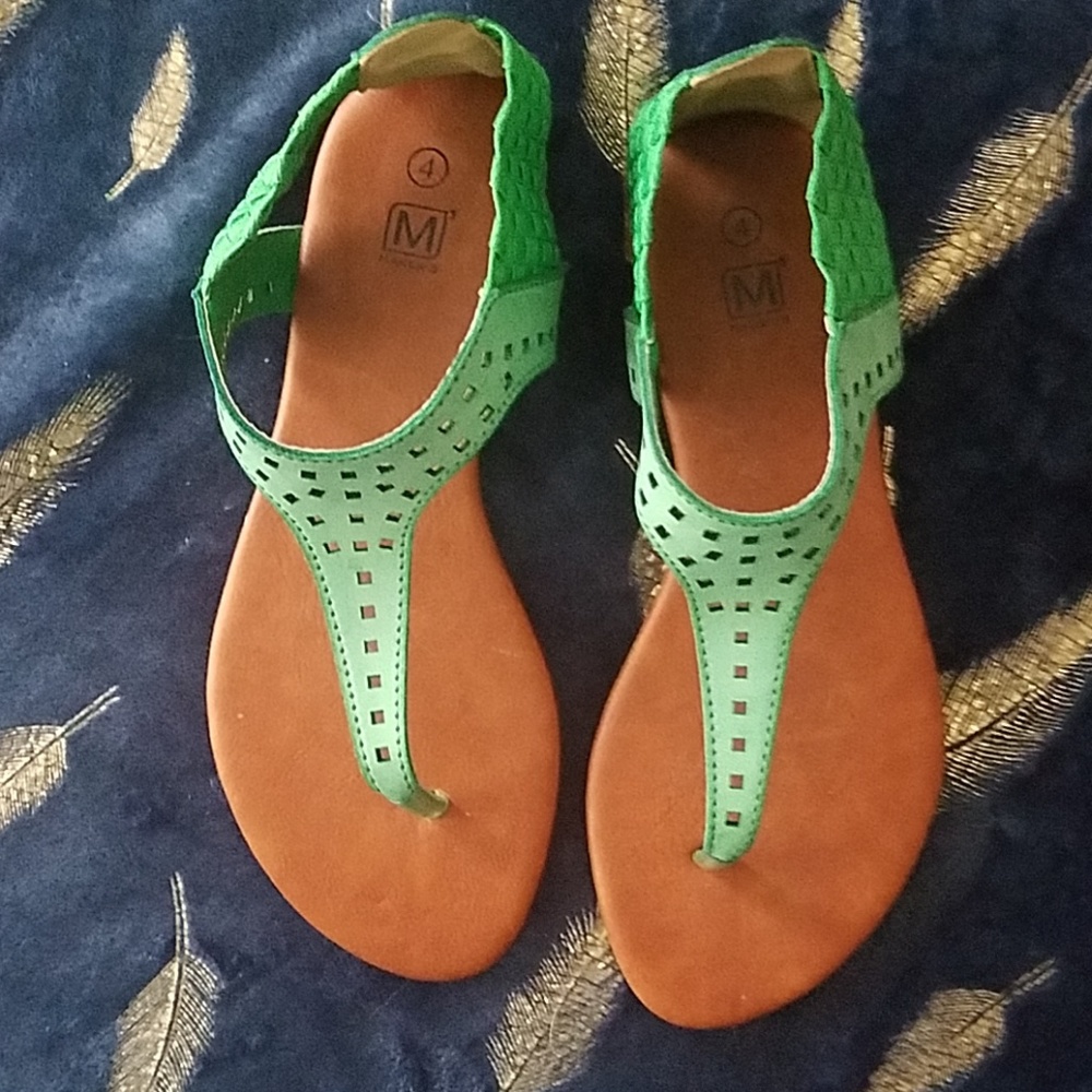 Cute Summer sandals (new)